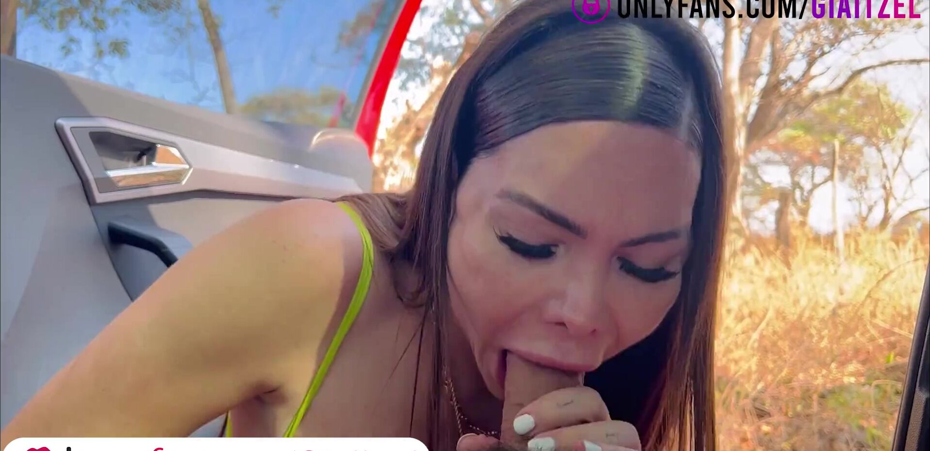 T-girl Gia Itzel is filmed POV-style while sucking dick in the car -  TrannyLime.com